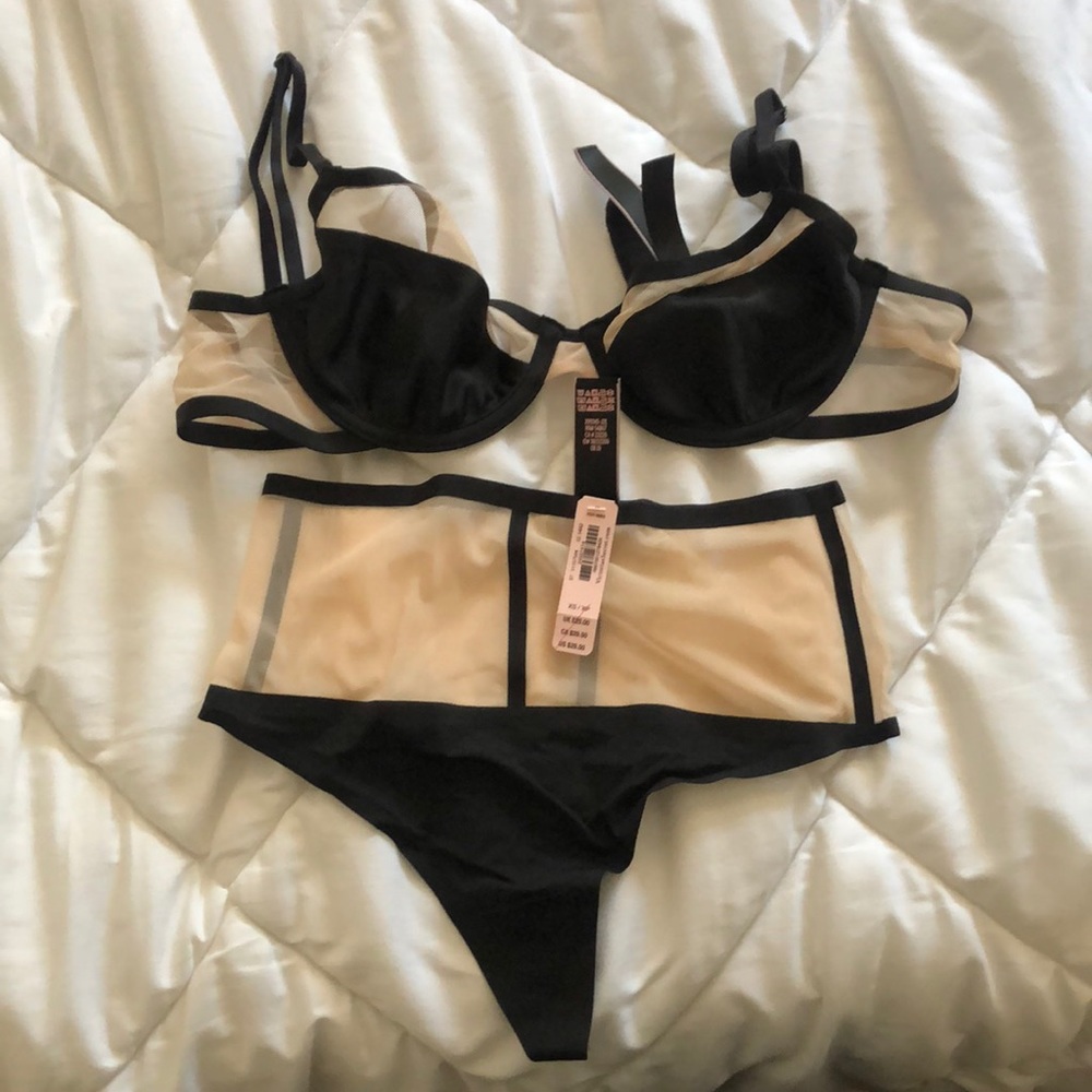 Victoria’s Secret set